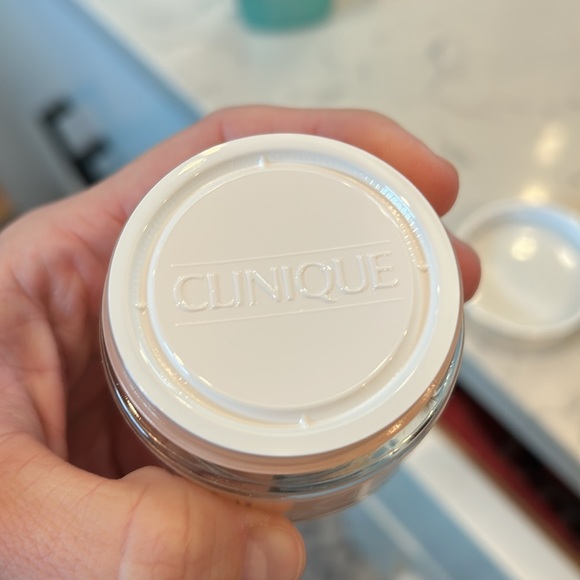 Brand new never used Clinique Moisture Surge - Picture 2 of 3